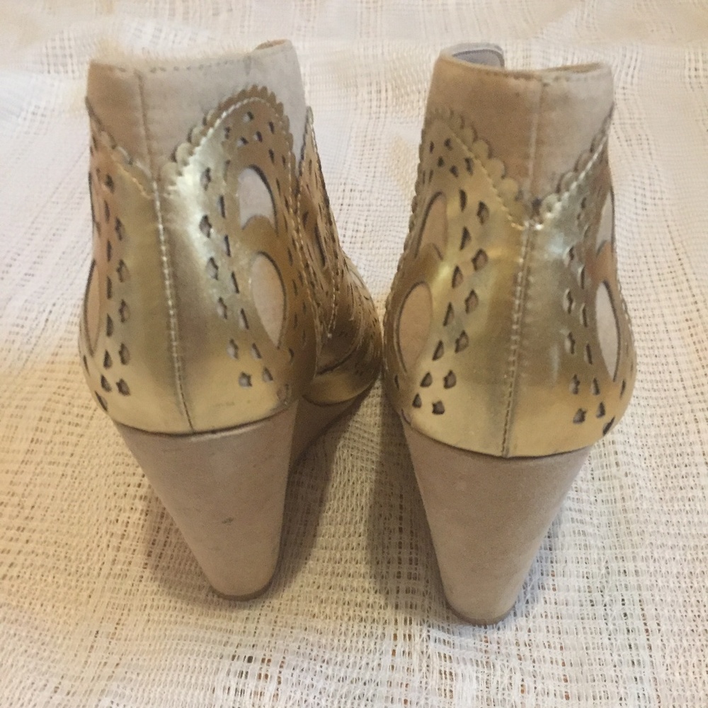 June By June Ambrose Gold Wedges - Picture 4 of 7